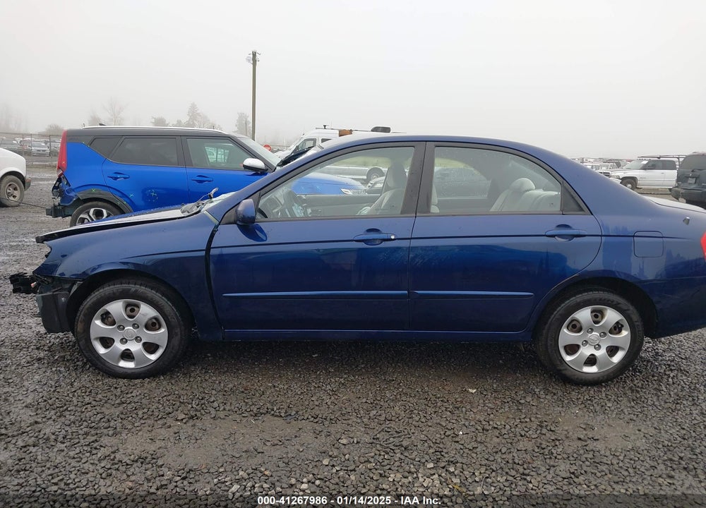 2009 KIA SPECTRA VIN: KNAFE222395590391