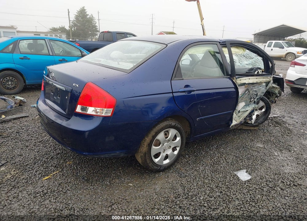 2009 KIA SPECTRA VIN: KNAFE222395590391