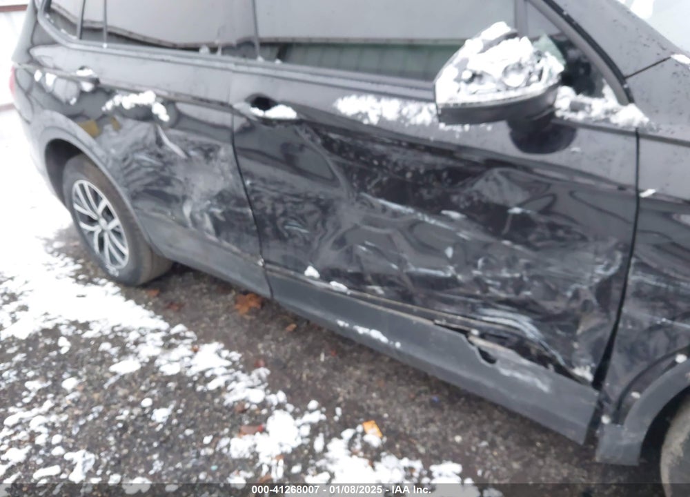 2020 VOLKSWAGEN TIGUAN VIN: 3VV2B7AX3LM042446