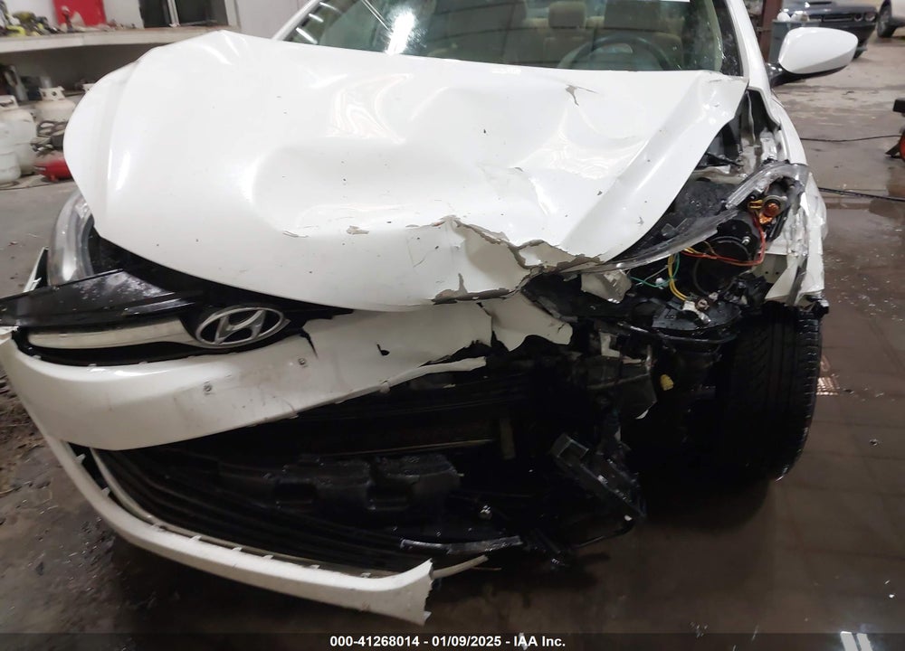 2013 HYUNDAI ELANTRA VIN: 5NPDH4AE1DH448218
