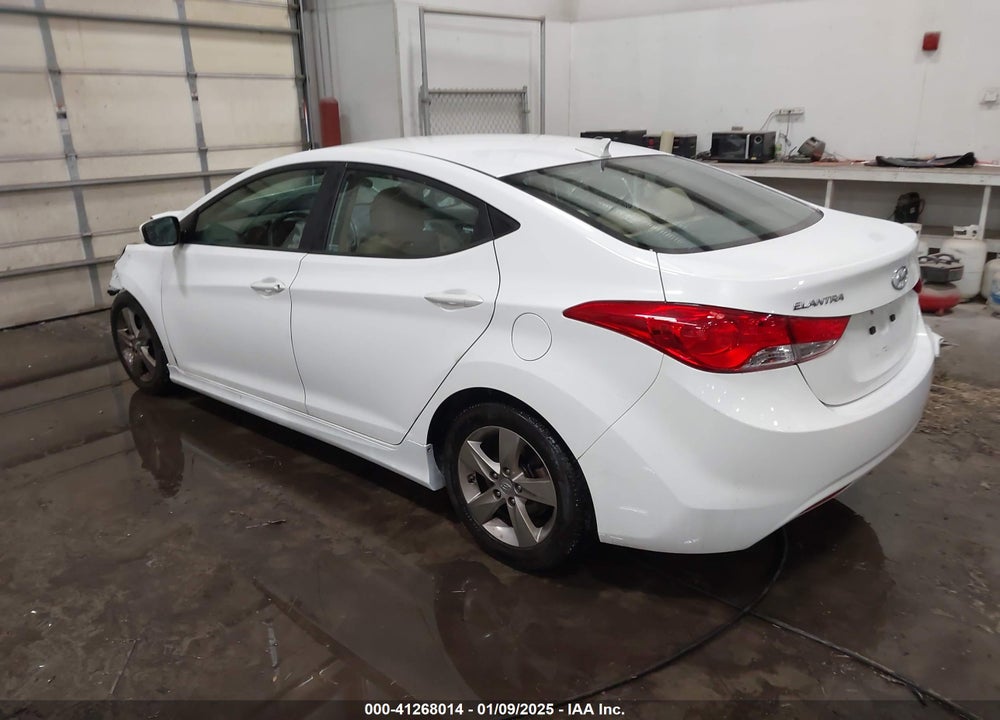 2013 HYUNDAI ELANTRA VIN: 5NPDH4AE1DH448218