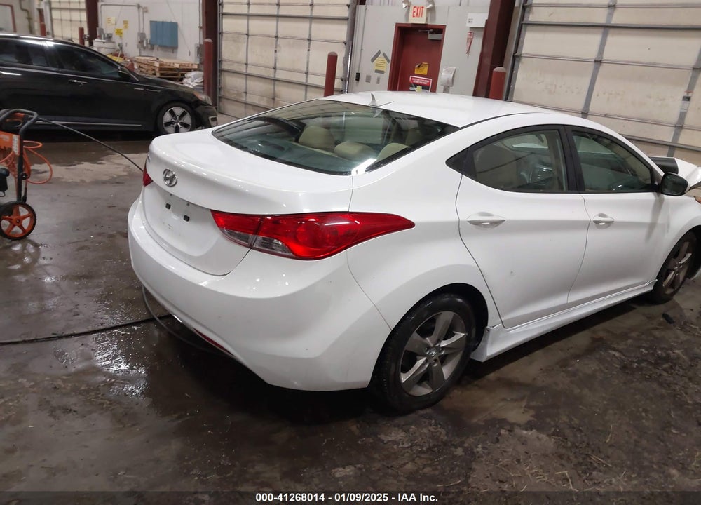 2013 HYUNDAI ELANTRA VIN: 5NPDH4AE1DH448218
