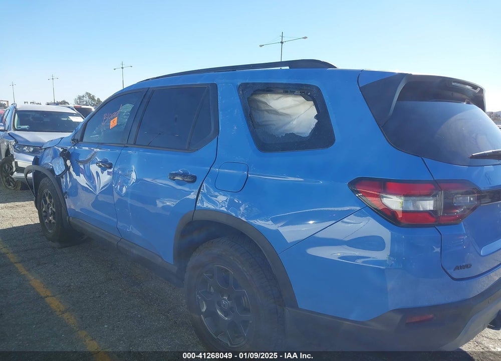 2023 HONDA PILOT VIN: 5FNYG1H6XPB032463