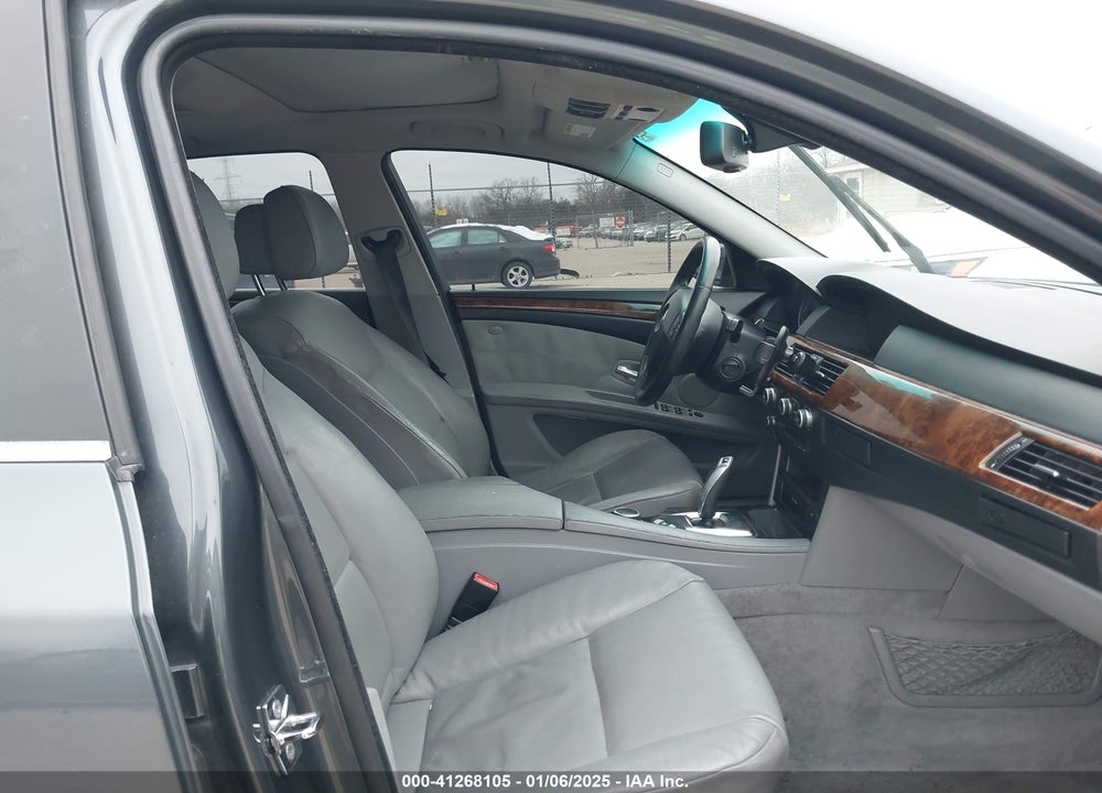 2008 BMW 528I VIN: WBANU53598CT19029
