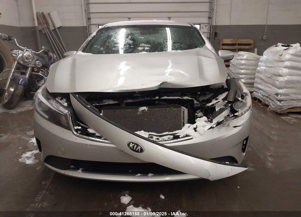 2017 KIA FORTE LX VIN: 3KPFK4A77HE018182