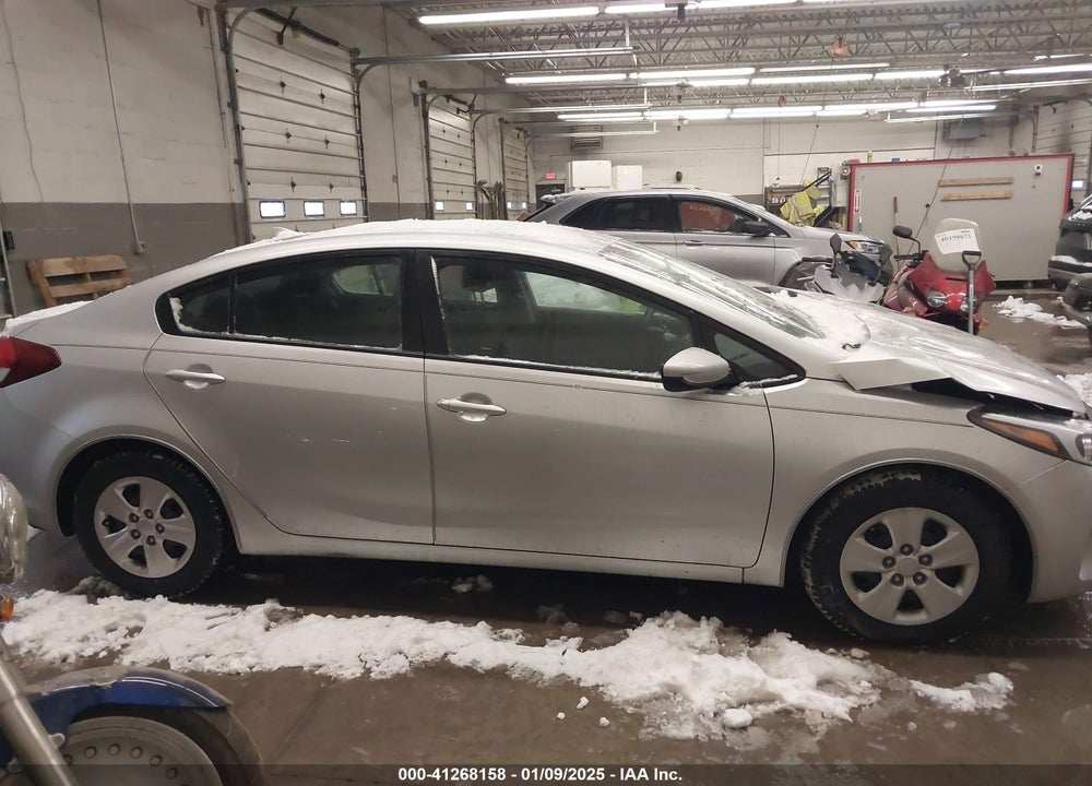 2017 KIA FORTE LX VIN: 3KPFK4A77HE018182