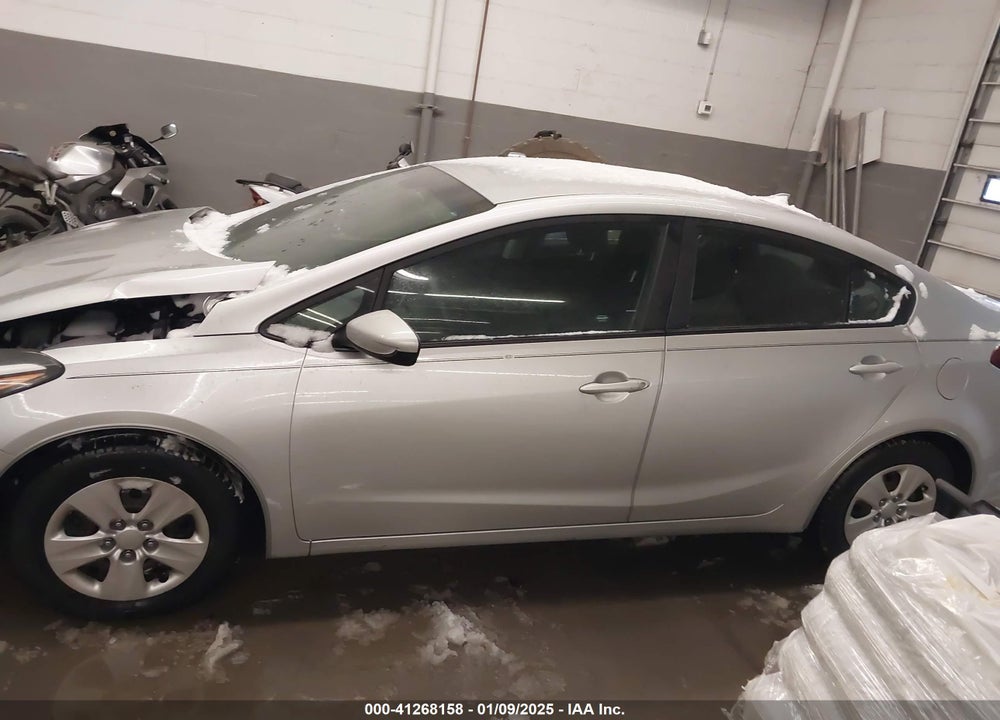 2017 KIA FORTE LX VIN: 3KPFK4A77HE018182
