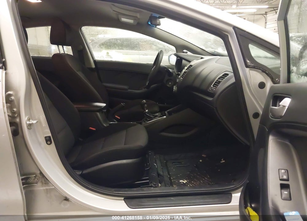 2017 KIA FORTE LX VIN: 3KPFK4A77HE018182