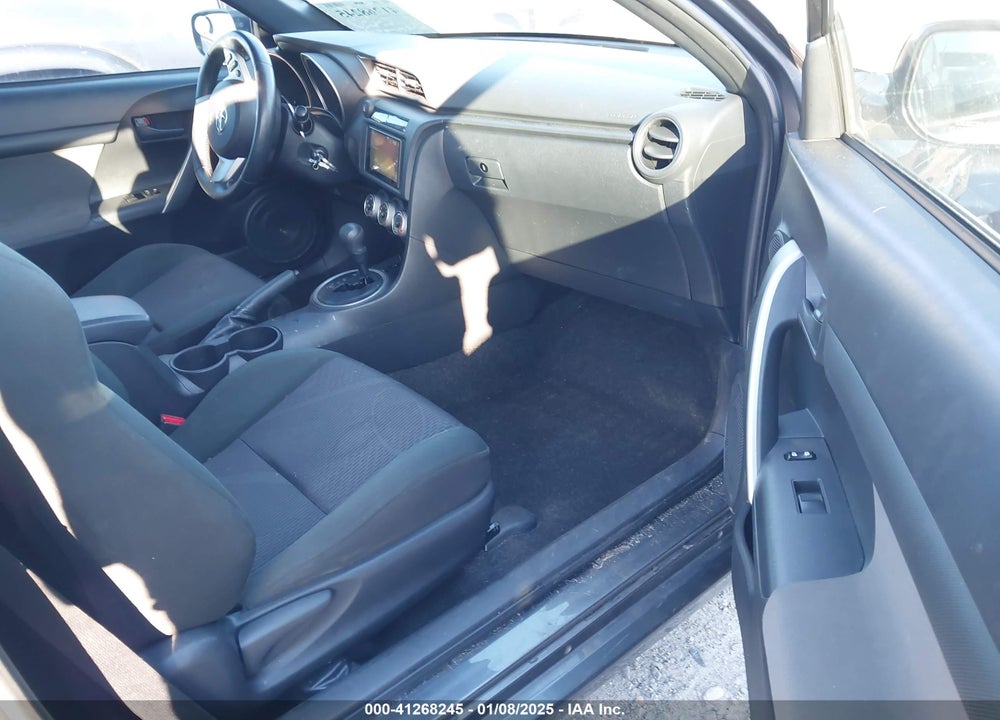 2011 SCION TC VIN: JTKJF5C71B3018753