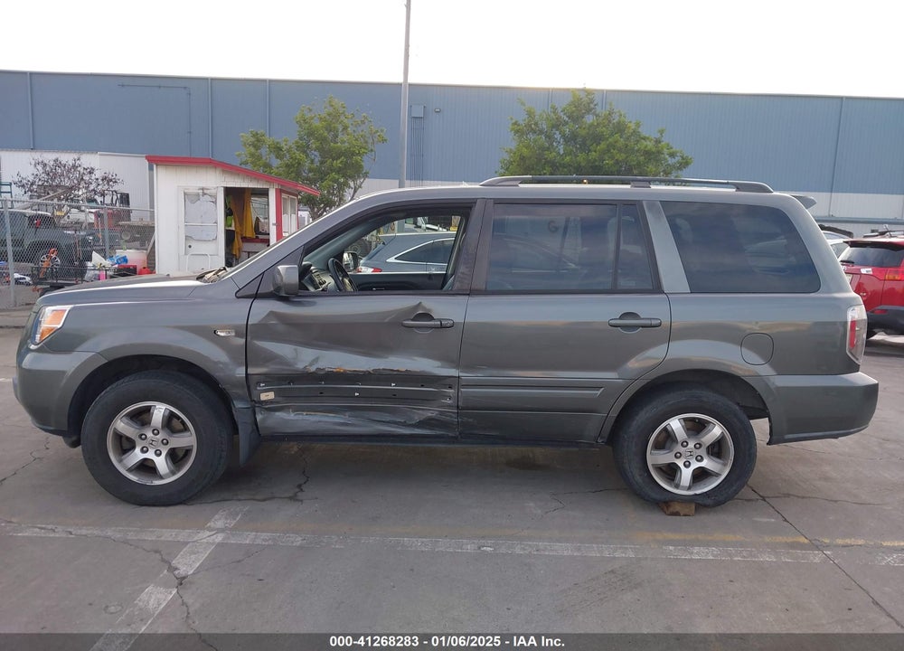 2008 HONDA PILOT EX-L VIN: 5FNYF18558B038117