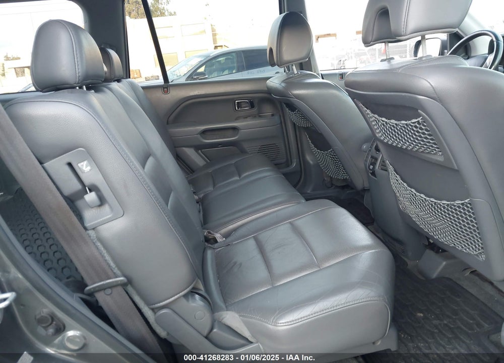 2008 HONDA PILOT EX-L VIN: 5FNYF18558B038117