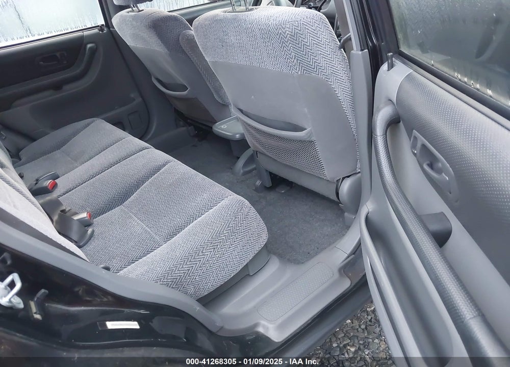 1998 HONDA CR-V LX VIN: JHLRD1843WC076766