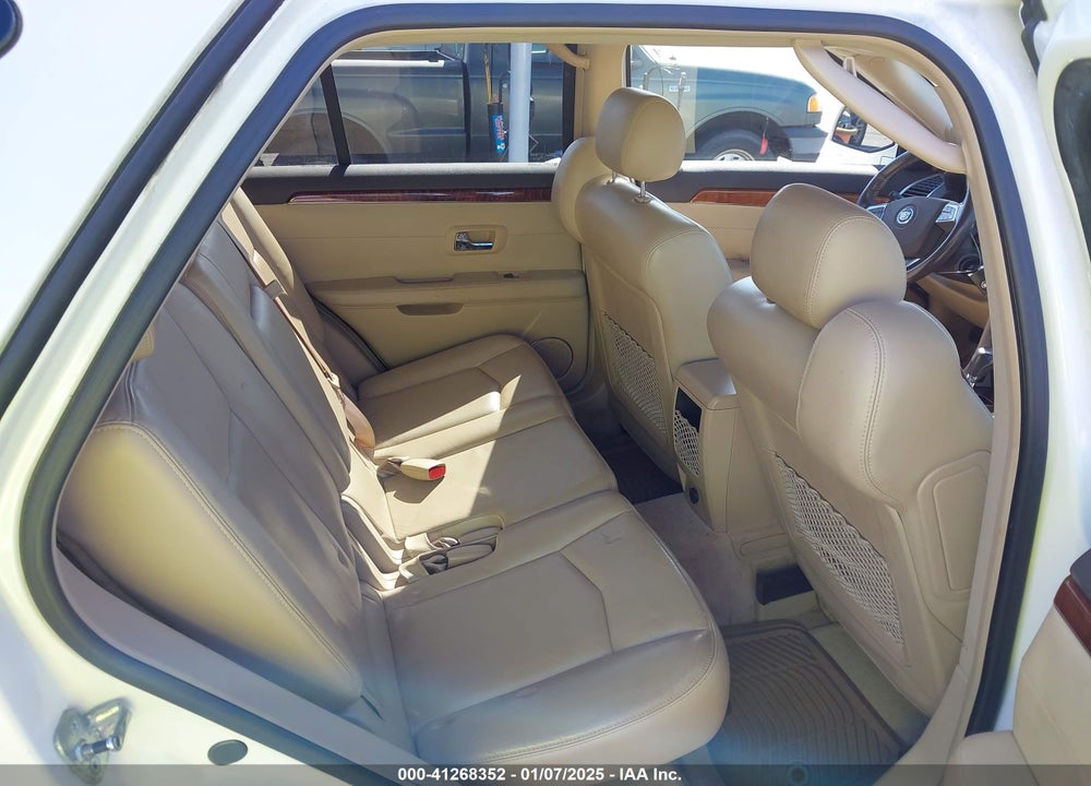 2008 CADILLAC SRX V6 VIN: 1GYEE637180150238