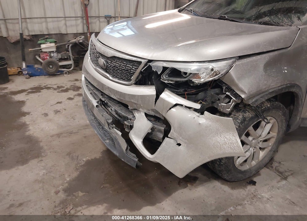 2015 KIA SORENTO VIN: 5XYKTCA68FG562137
