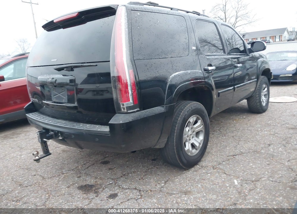 2008 CHEVROLET TAHOE LT VIN: 1GNFK13058R143661