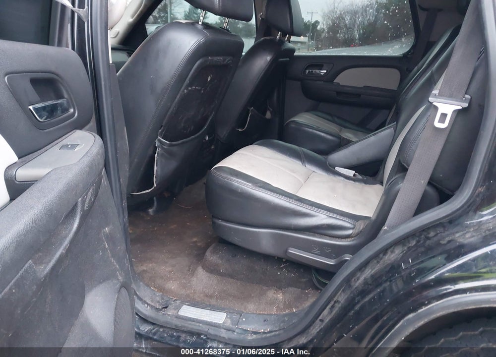 2008 CHEVROLET TAHOE LT VIN: 1GNFK13058R143661