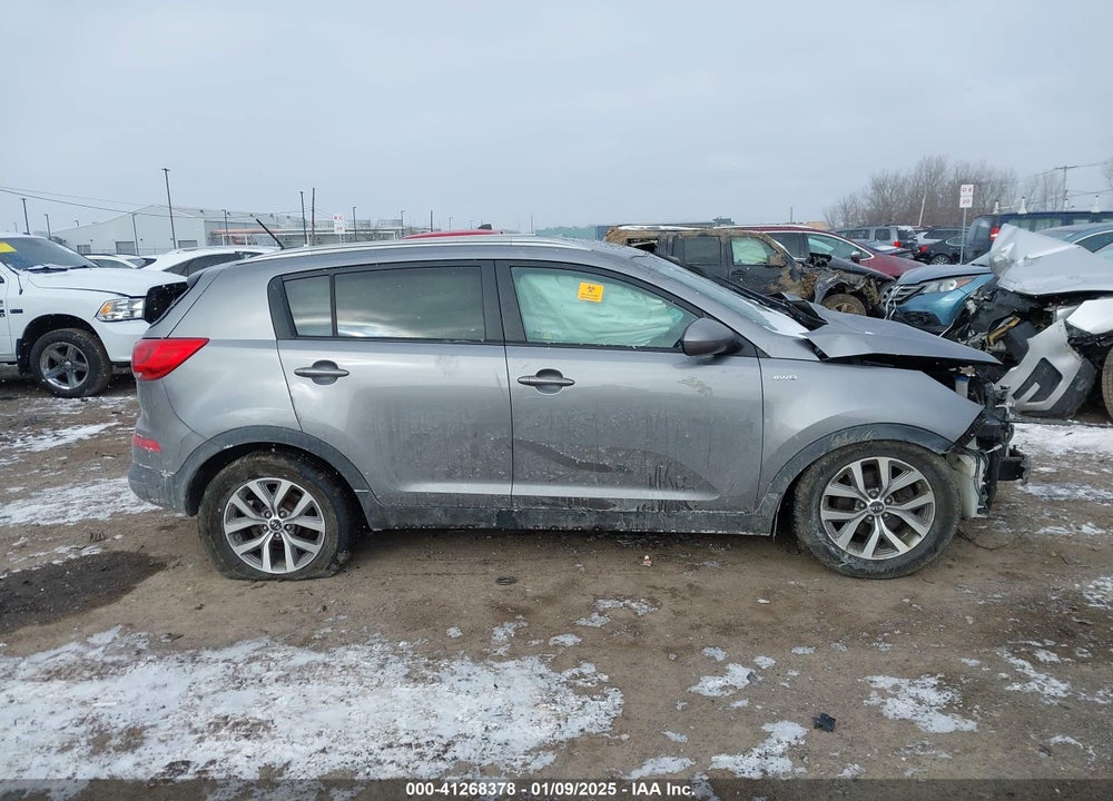 2016 KIA SPORTAGE VIN: KNDPBCACXG7833194