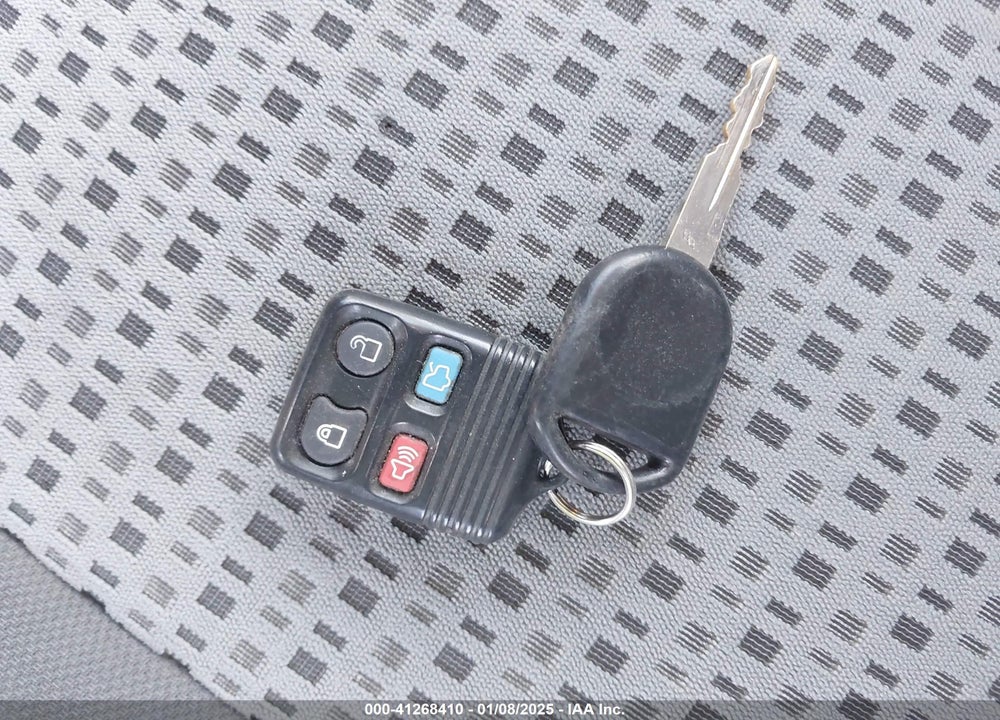 2007 FORD FOCUS VIN: 1FAHP36N97W177923