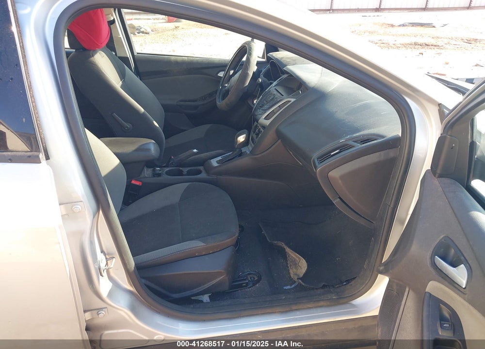 2014 FORD FOCUS SE VIN: 1FADP3K27EL113081
