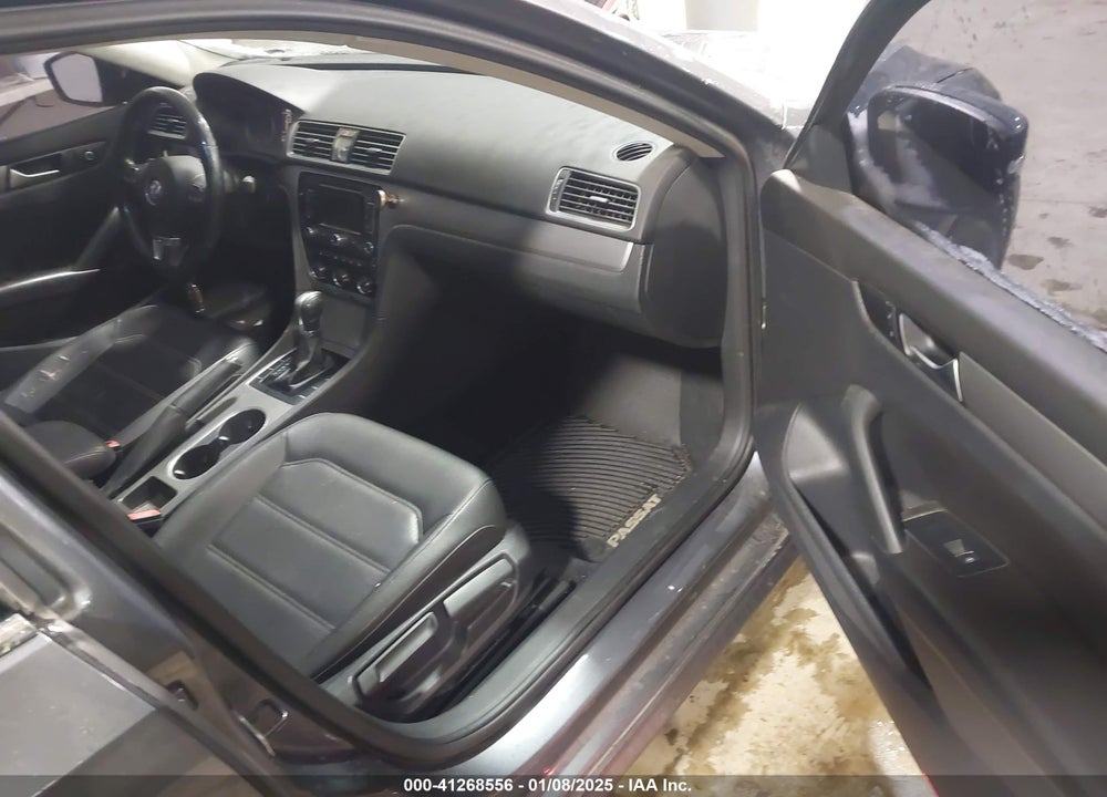 2014 VOLKSWAGEN PASSAT 1.8T SE VIN: 1VWBS7A38EC095303