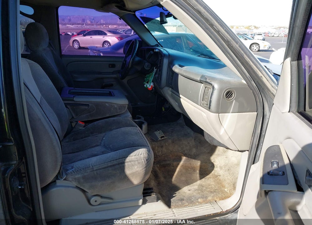 2004 CHEVROLET SUBURBAN 1500 LS VIN: 1GNEC16TX4J127043