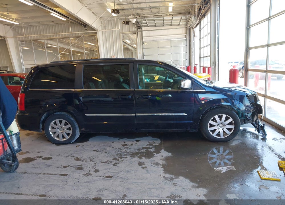 2011 CHRYSLER TOWN & COUNTRY TOURING-L VIN: 2A4RR8DG3BR607855