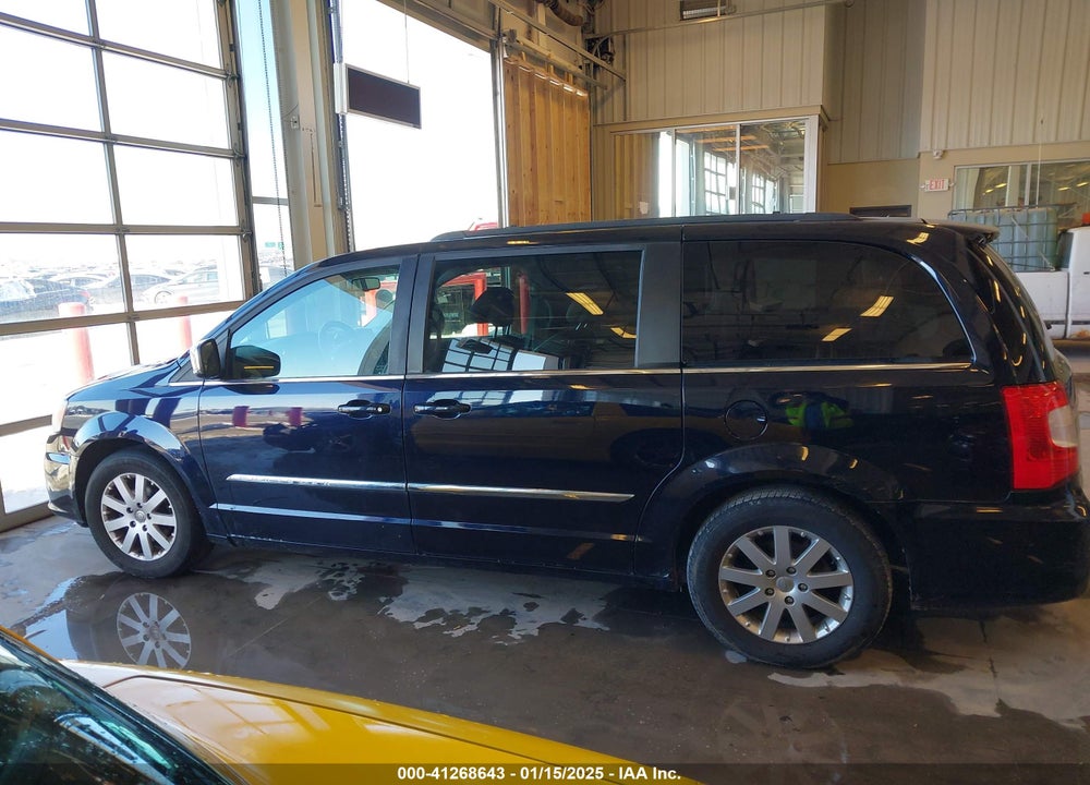 2011 CHRYSLER TOWN & COUNTRY TOURING-L VIN: 2A4RR8DG3BR607855