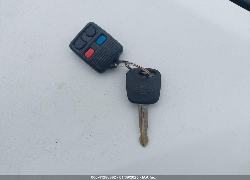 2003 FORD FOCUS ZX5 VIN: 3FAFP37333R133935