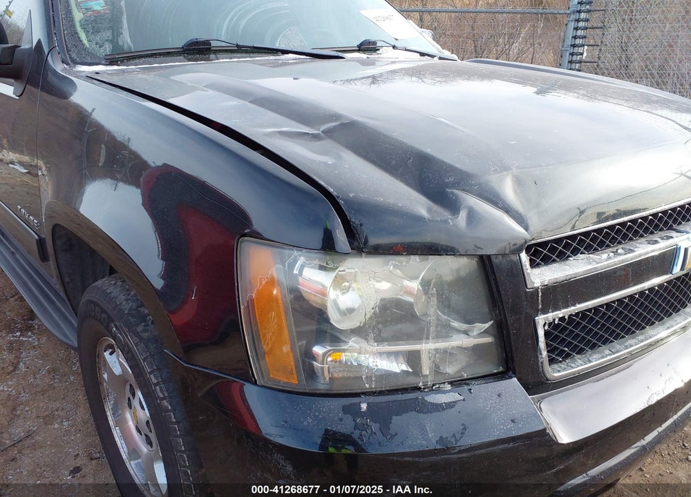 2011 CHEVROLET TAHOE LT VIN: 1GNSCBE00BR385098