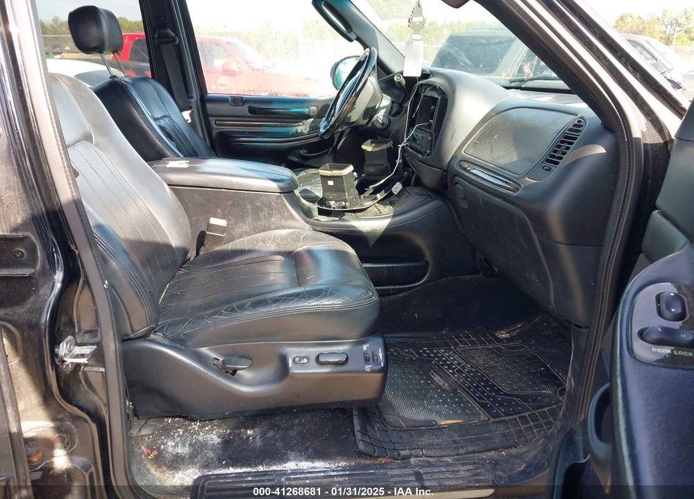 2002 LINCOLN BLACKWOOD VIN: 5LTEW05A52KJ01819