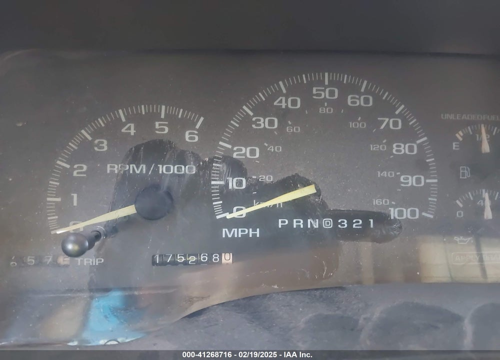 1999 CHEVROLET SUBURBAN 2500 VIN: 3GNGK26J7XG174388