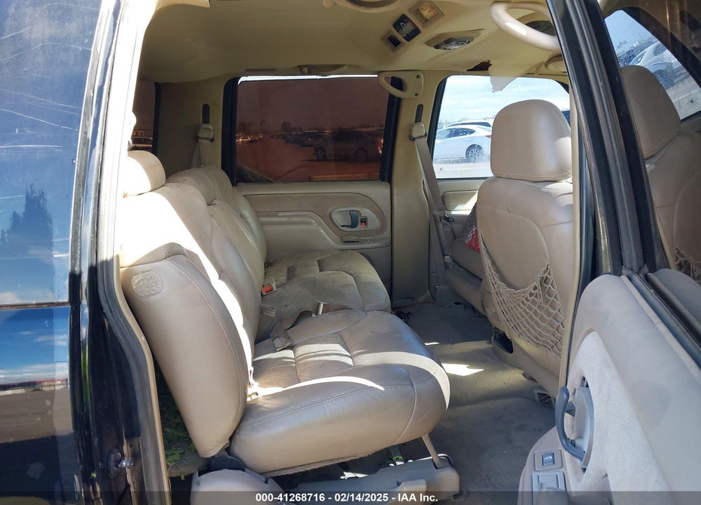 1999 CHEVROLET SUBURBAN 2500 VIN: 3GNGK26J7XG174388
