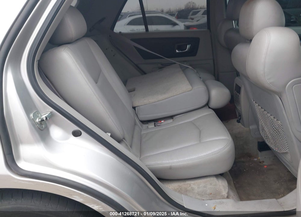 2005 CADILLAC SRX V6 VIN: 1GYEE637950179871