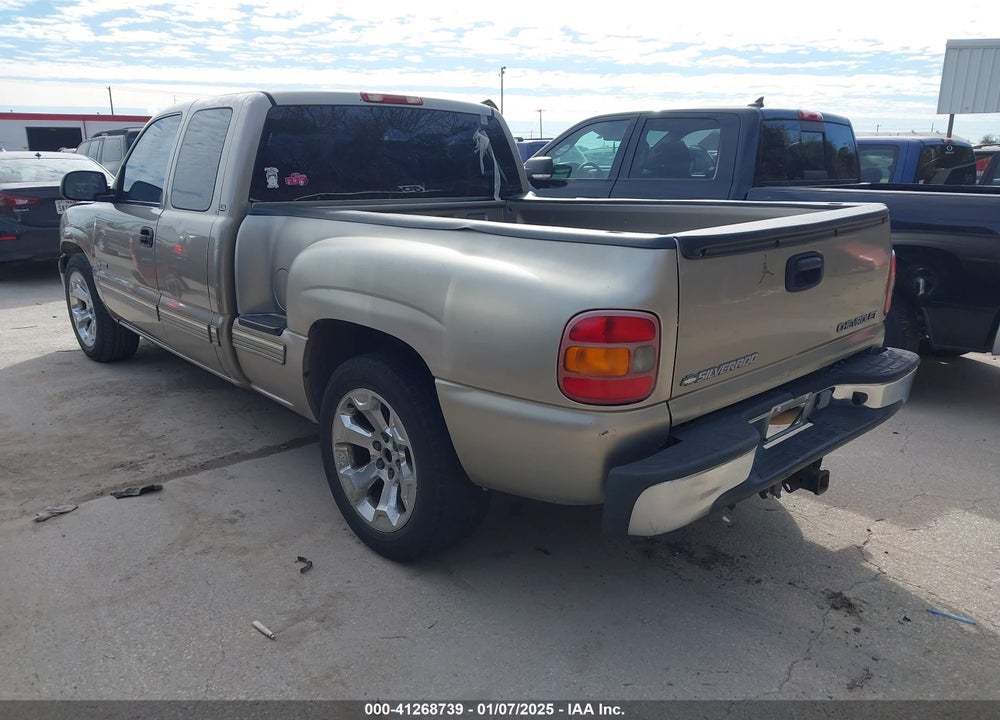 2000 CHEVROLET SILVERADO 1500 LS VIN: 1GCEC19T4YZ323653