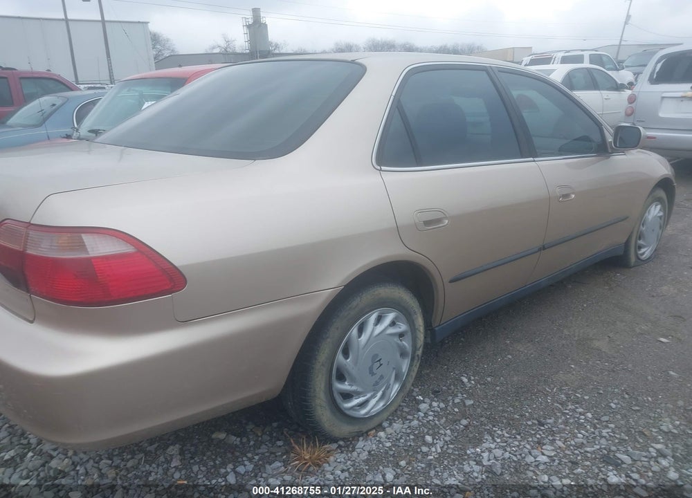 2000 HONDA ACCORD 2.3 LX VIN: 1HGCG5644YA117216