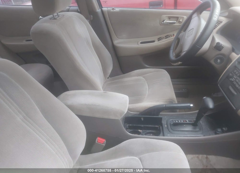 2000 HONDA ACCORD 2.3 LX VIN: 1HGCG5644YA117216