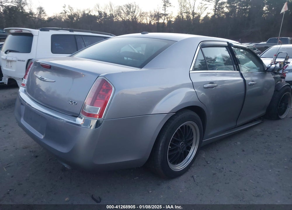 2013 CHRYSLER 300 MOTOWN VIN: 2C3CCARG2DH659827