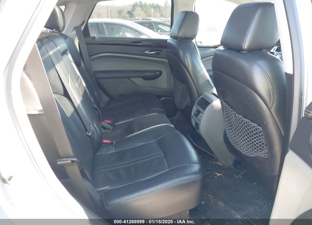 2011 CADILLAC SRX LUXURY COLLECTION VIN: 3GYFNAEY8BS560290