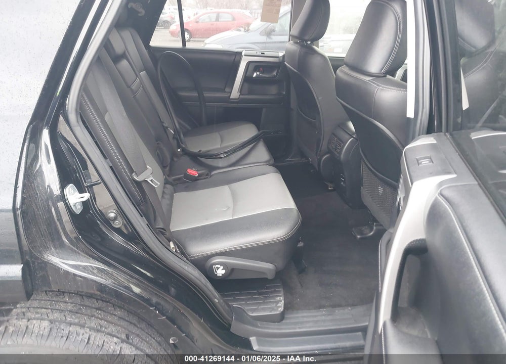 2018 TOYOTA 4RUNNER SR5 PREMIUM VIN: JTEBU5JR9J5520575