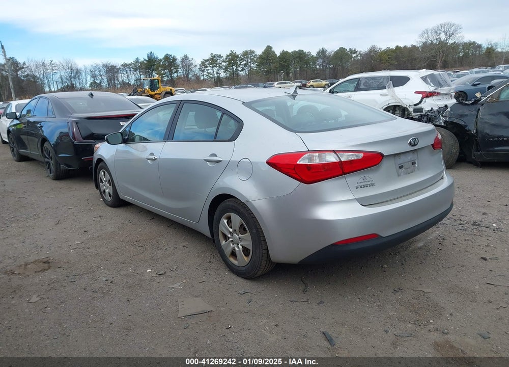 2016 KIA FORTE VIN: KNAFK4A6XG5445029