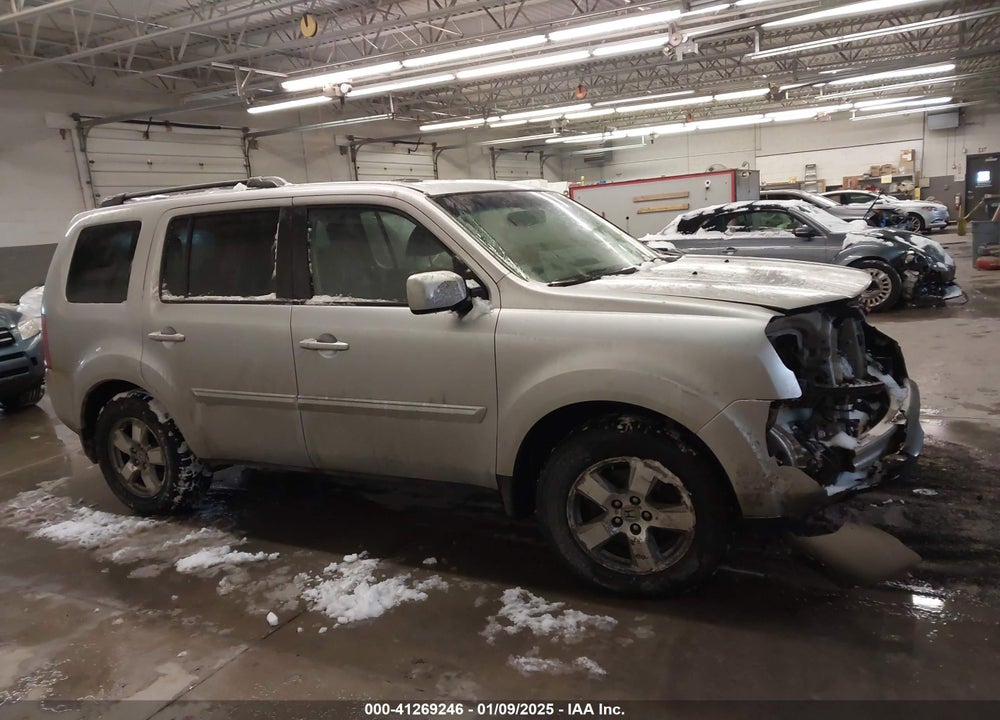 2011 HONDA PILOT EX-L VIN: 5FNYF4H50BB053407