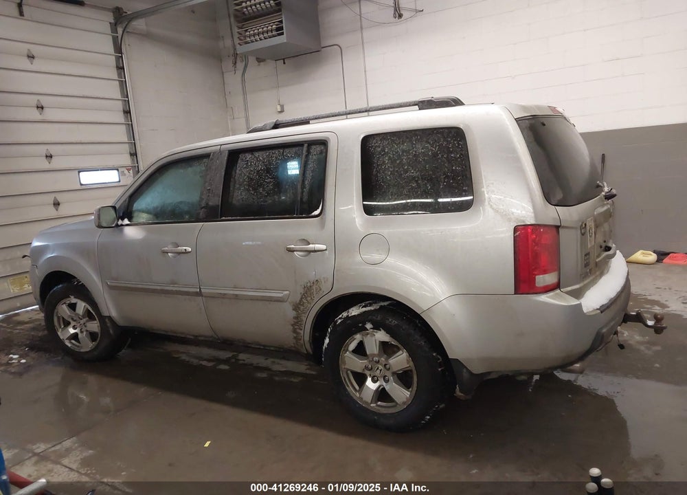 2011 HONDA PILOT EX-L VIN: 5FNYF4H50BB053407