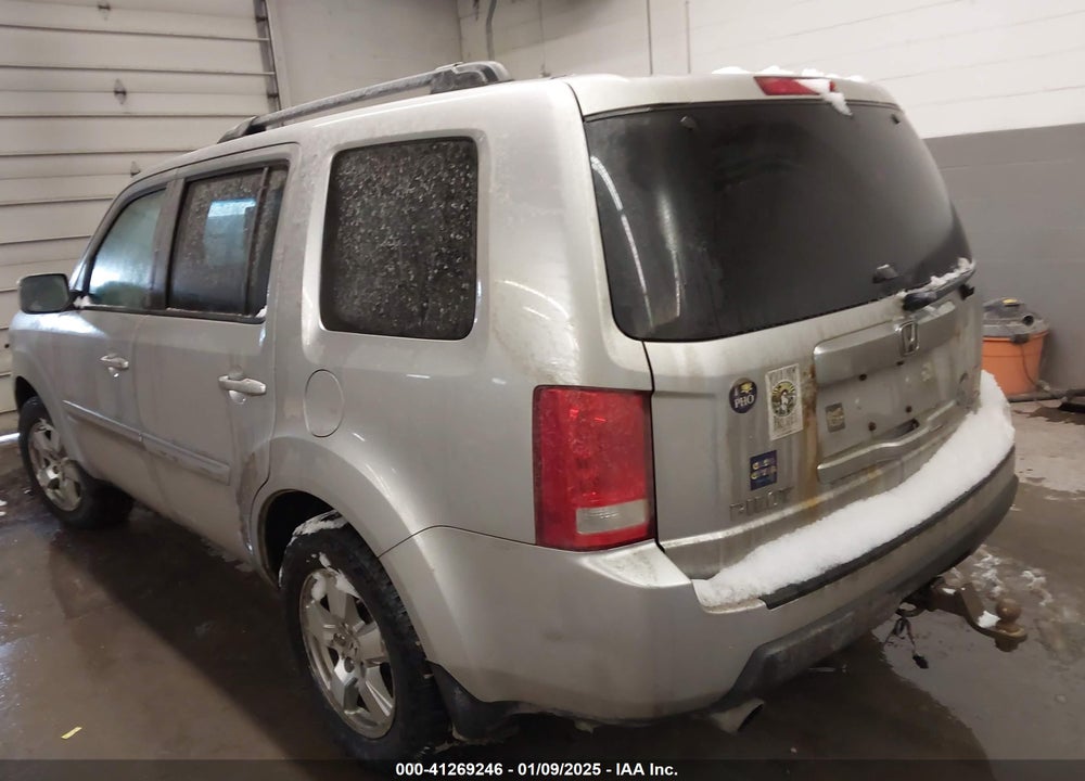 2011 HONDA PILOT EX-L VIN: 5FNYF4H50BB053407
