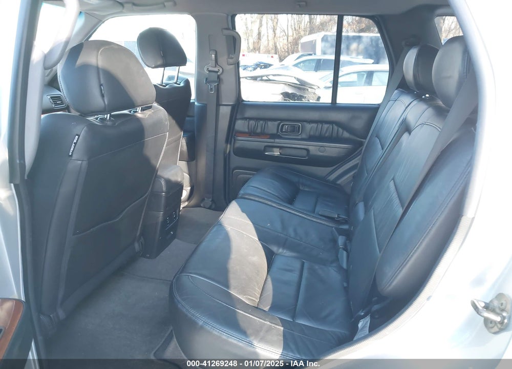 2003 INFINITI QX4 LUXURY VIN: JNRDR09Y83W305988