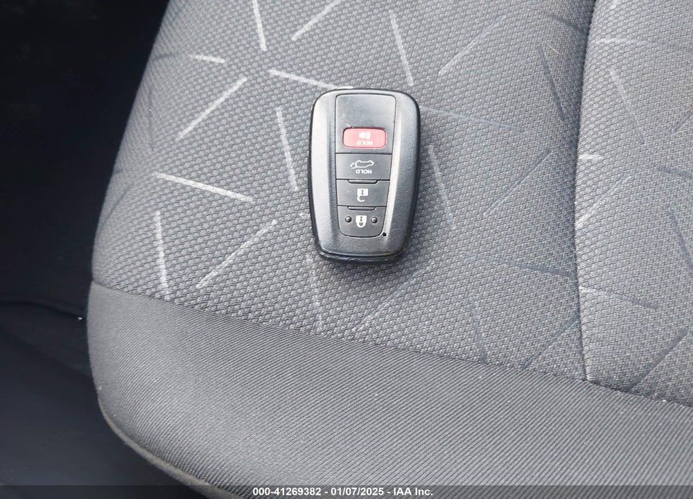 2021 TOYOTA RAV4 XLE VIN: 2T3P1RFV4MC180069