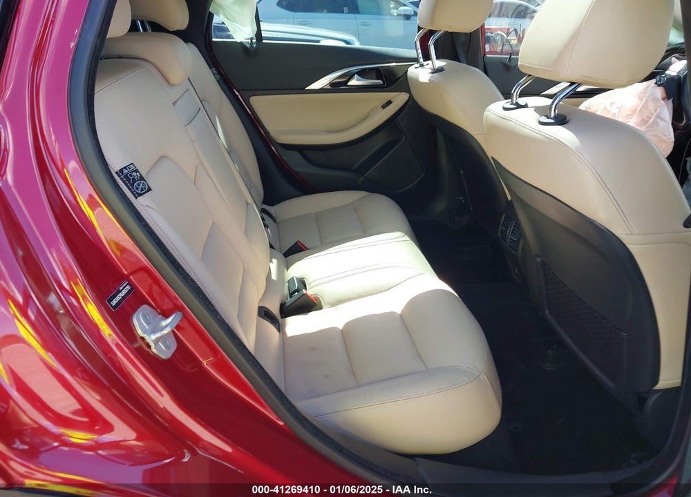 2018 INFINITI QX30 PREMIUM VIN: SJKCH5CP8JA052755