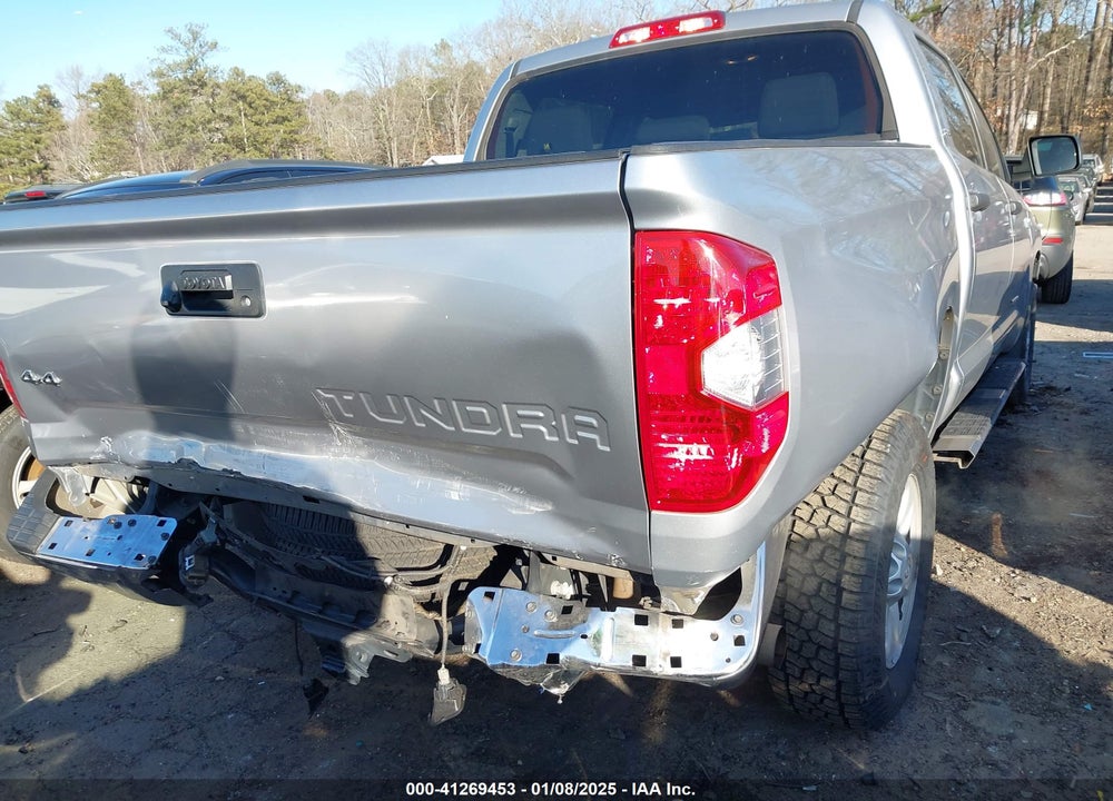 2017 TOYOTA TUNDRA SR5 5.7L V8 VIN: 5TFDW5F17HX672296