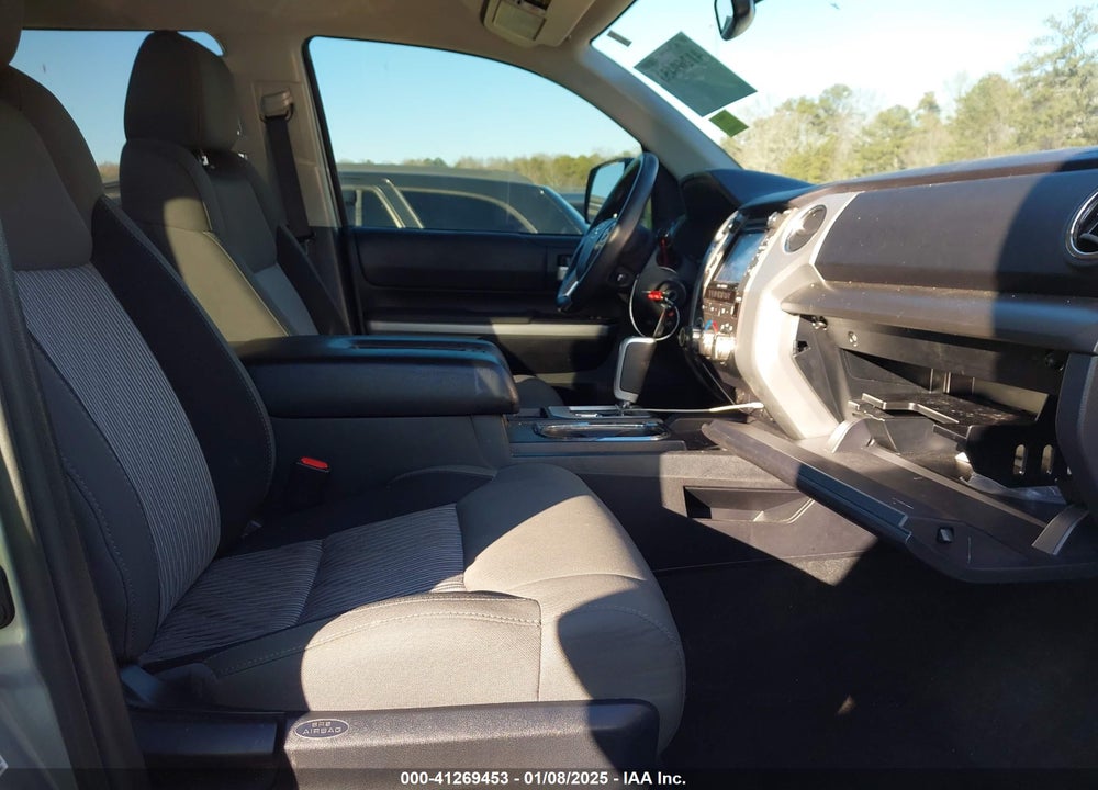 2017 TOYOTA TUNDRA SR5 5.7L V8 VIN: 5TFDW5F17HX672296