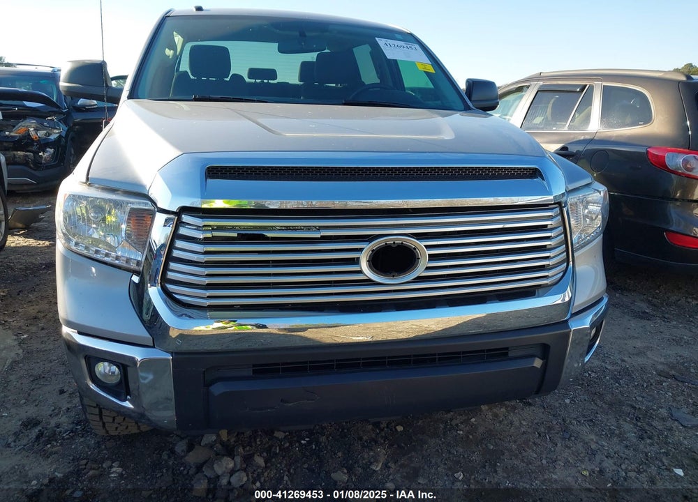 2017 TOYOTA TUNDRA SR5 5.7L V8 VIN: 5TFDW5F17HX672296