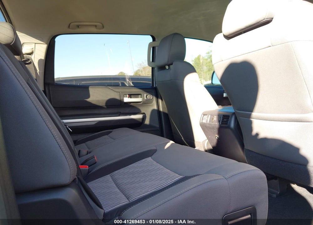 2017 TOYOTA TUNDRA SR5 5.7L V8 VIN: 5TFDW5F17HX672296